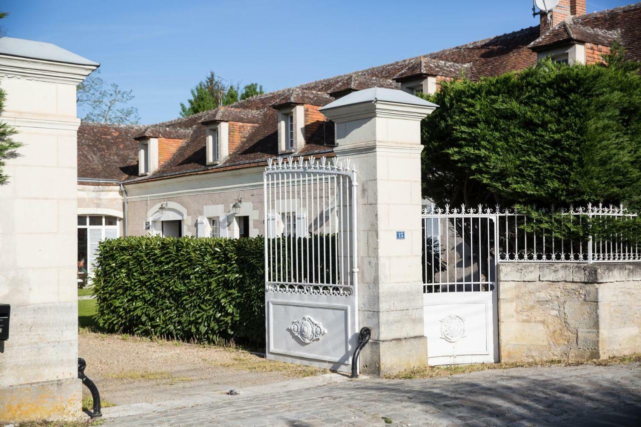 Maison Des Arts Francueil Exterior photo